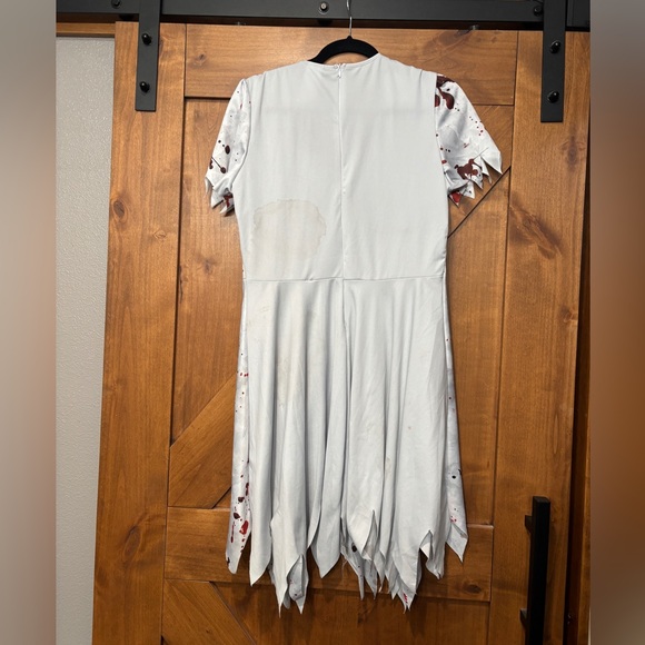 Bloody nurse costume. - Picture 3 of 3